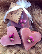 Load image into Gallery viewer, 25 Personalised luxury handmade heart soap wedding favours. Baby shower, bridal shower, gifts, gifts for guests. - Mad About Nature