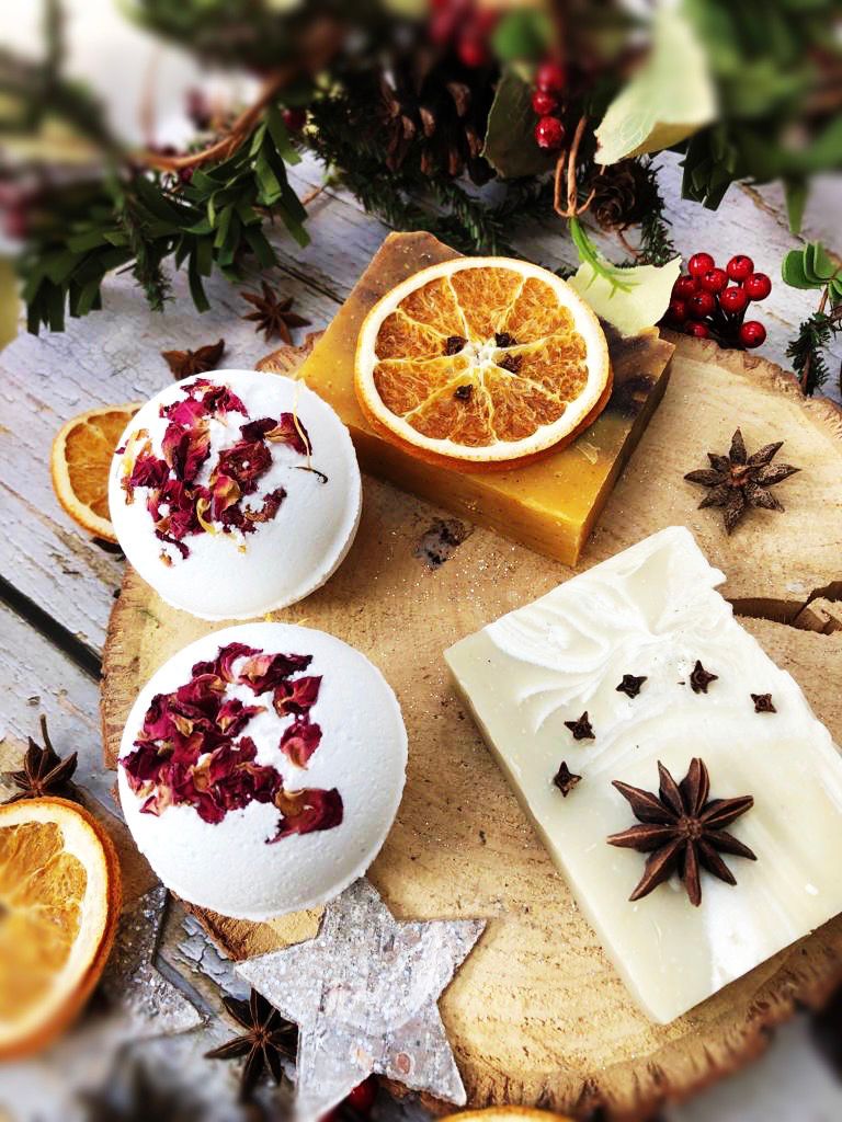 Handmade Luxury Christmas Soap & Bath Bomb Gift Box
