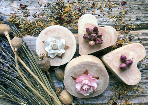 Box of 4 Beautifully Hand Decorated Soaps - Mad About Nature