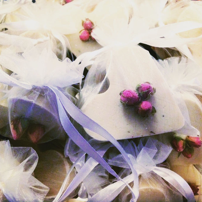 25 Personalised luxury handmade heart soap wedding favours. Baby shower, bridal shower, gifts, gifts for guests. - Mad About Nature