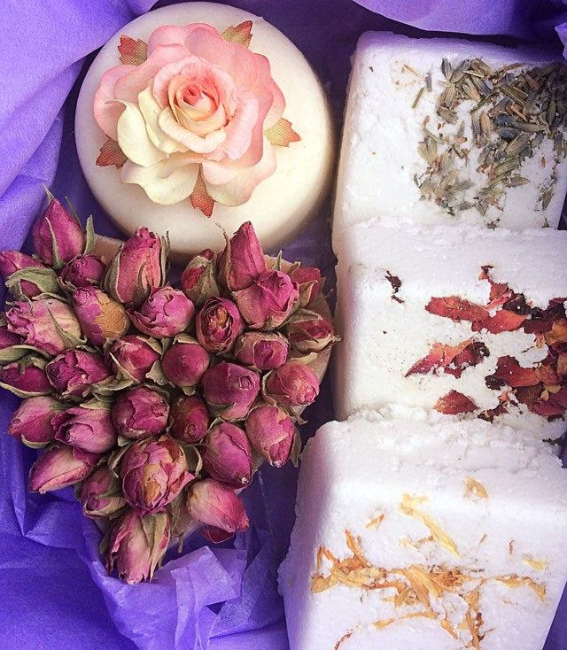 Beautiful Soap & 3 mini Bath Bomb Gift Box (Wholesale)