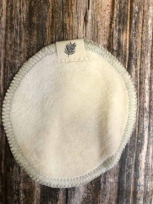 Eco-friendly Madaboutnature reusable make-up remover pads with wash bag, showing 16 soft cotton pads for gentle facial cleansing.